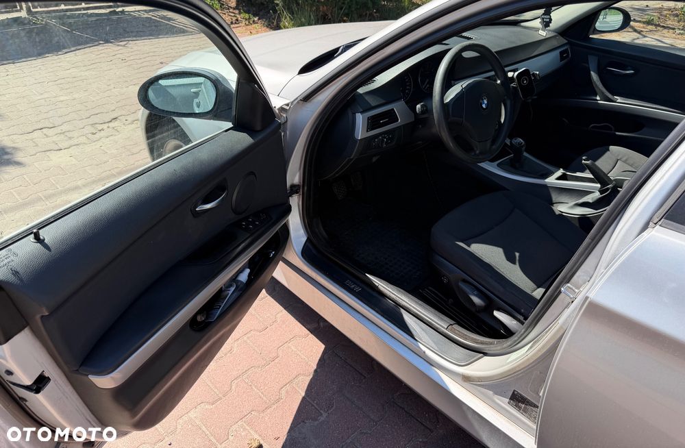 BMW Seria 3 320d - 5