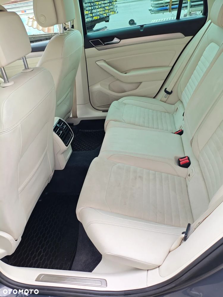Volkswagen Passat - 7