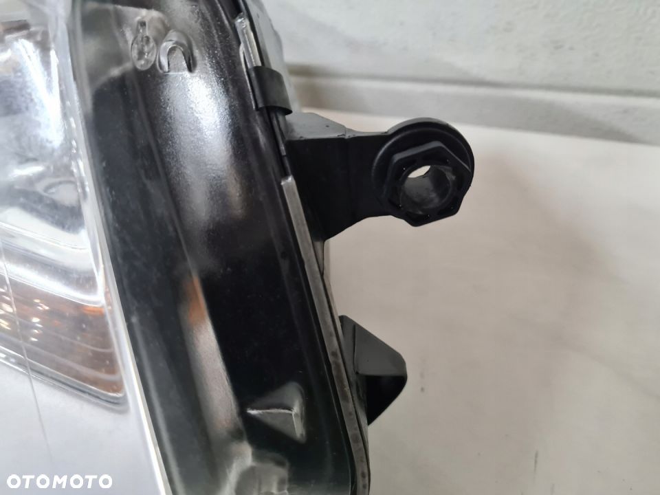 Lampa prawy przód VW TOURAN LIFT EUROPA ORYGINAŁ - 2