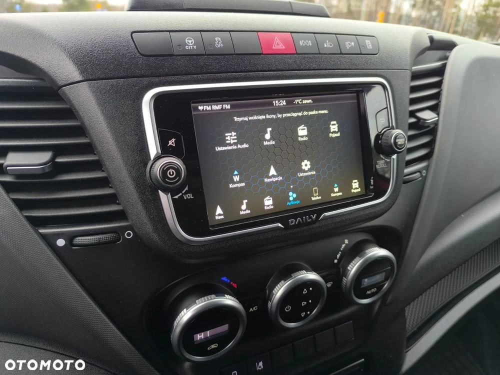 Iveco Daily 70C18 Sypialnia 2 Łóżka , WINDA 1.000kg, 15 Palet, Firana + Drzwi z Tyłu! - 28