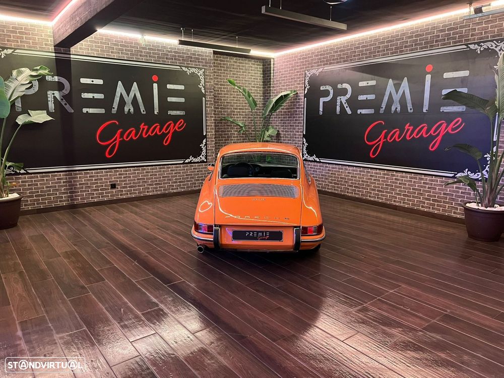 Porsche 911 Série F - 6