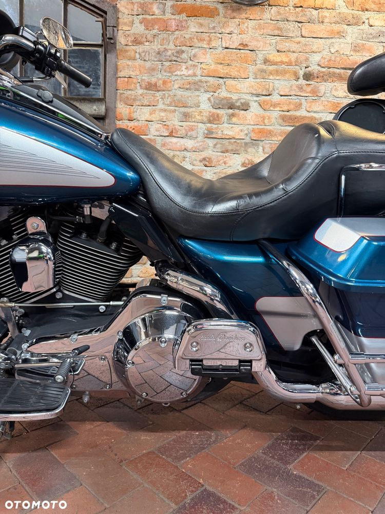 Harley-Davidson FLH Electra Glide - 22