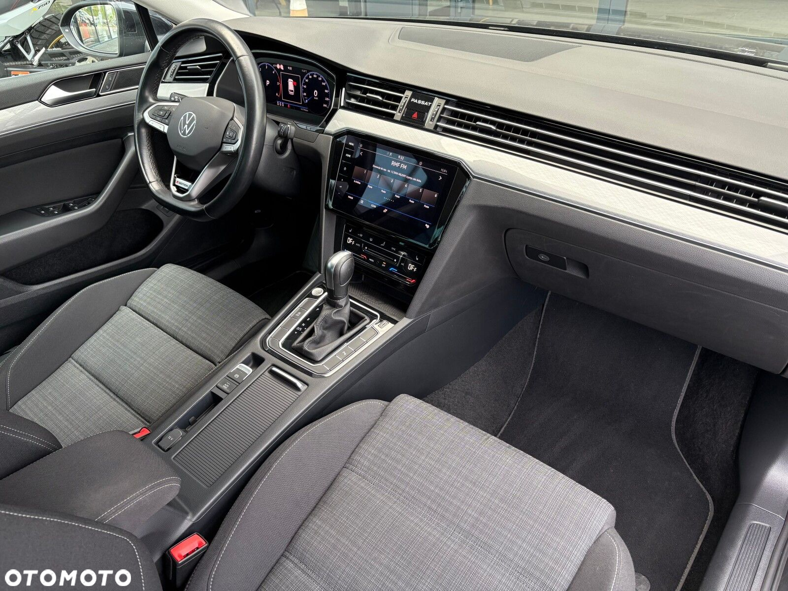 Volkswagen Passat - 16