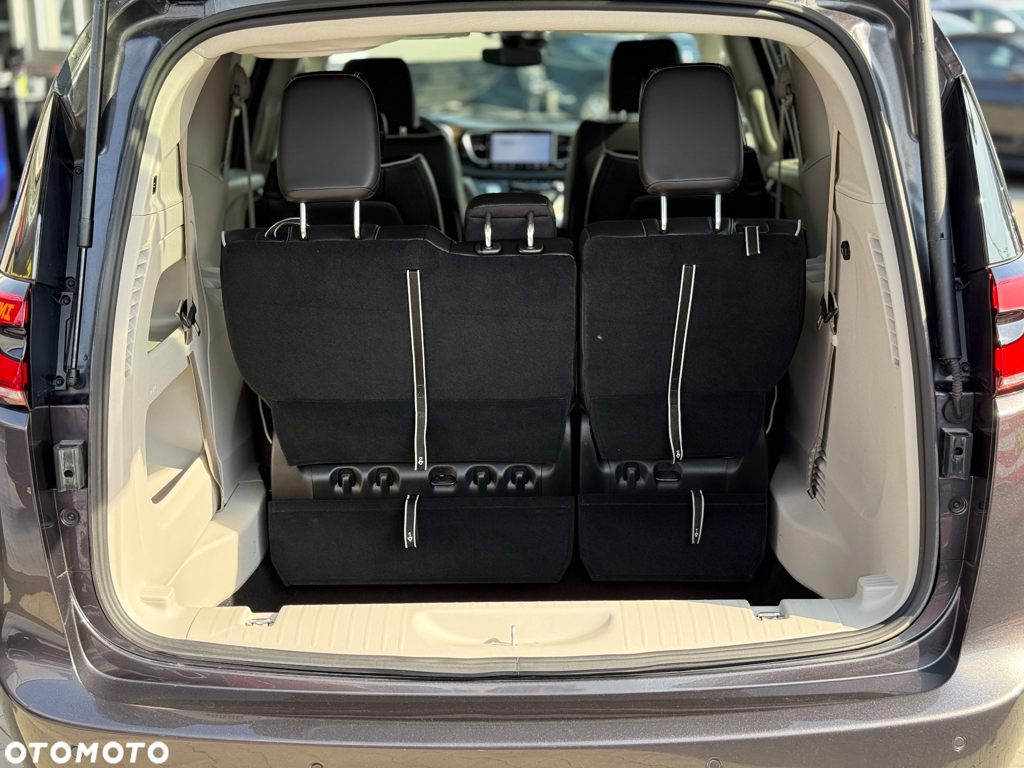 Chrysler Pacifica - 21