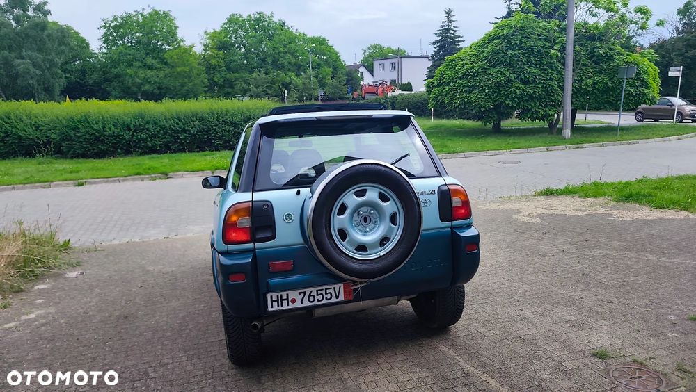 Toyota RAV4 2.0 GLi - 21