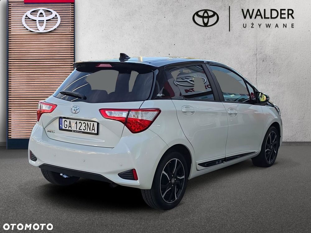 Toyota Yaris 2017 photo 3