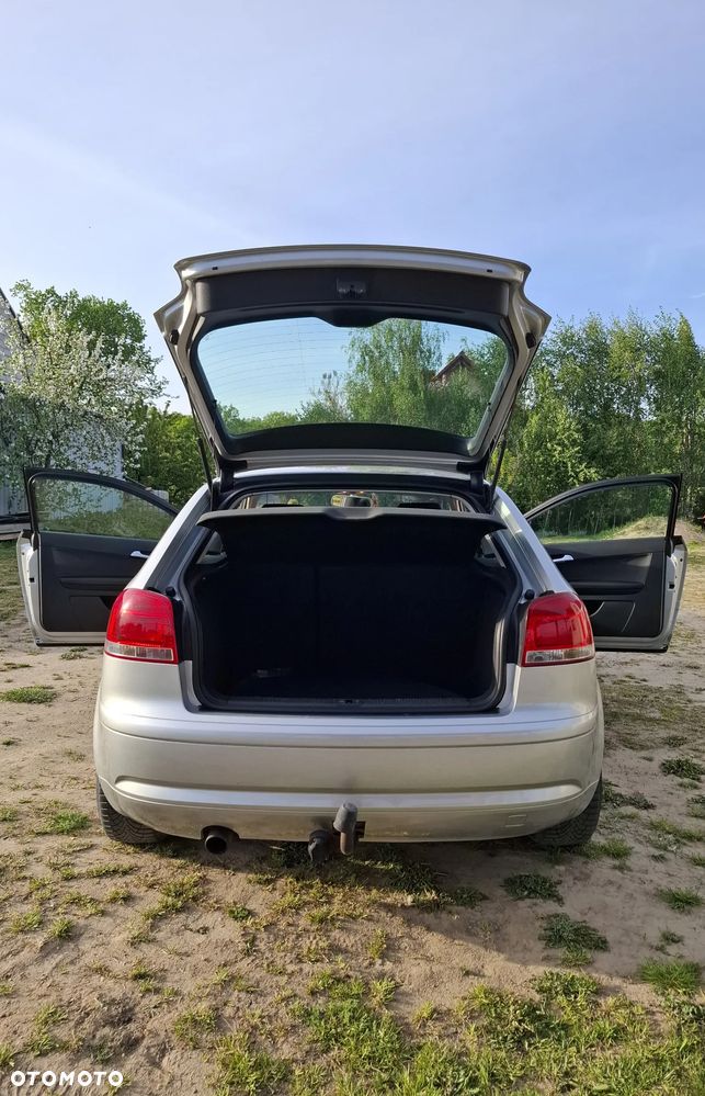 Audi A3 3-drzwiowe 1.6 Ambition - 19