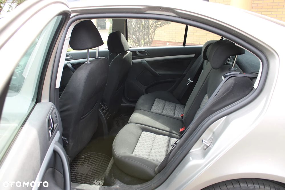 Skoda Octavia 1.8 TSI Ambiente - 15