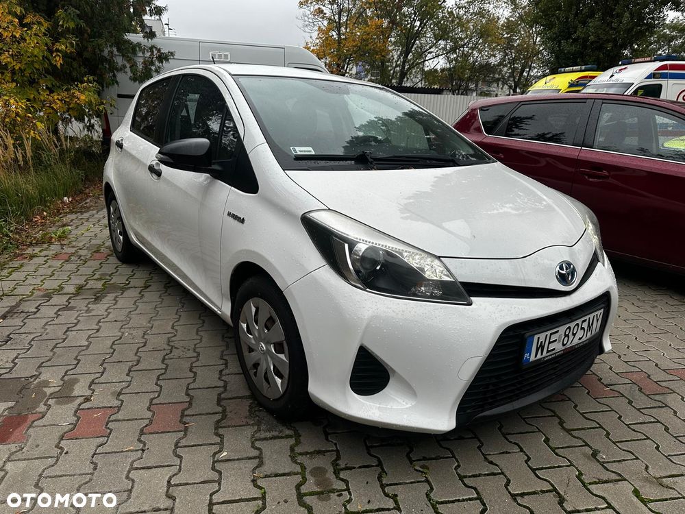 Toyota Yaris Hybrid 100 Premium - 16