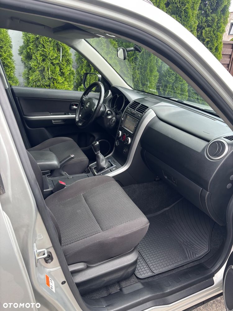 Suzuki Grand Vitara 2.4 Comfort Limited - 8