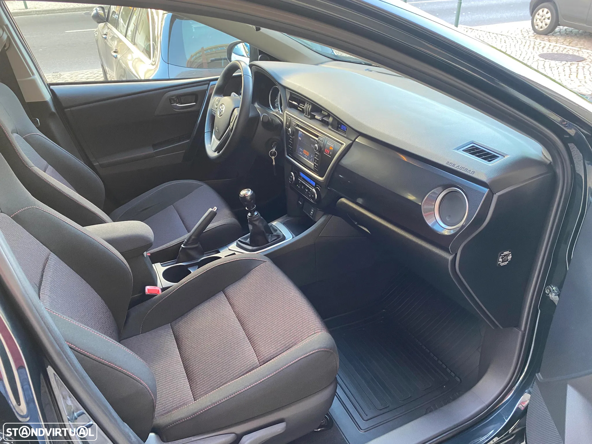 Toyota Auris Touring Sports 1.4 D-4D Com+P.Sport - 28