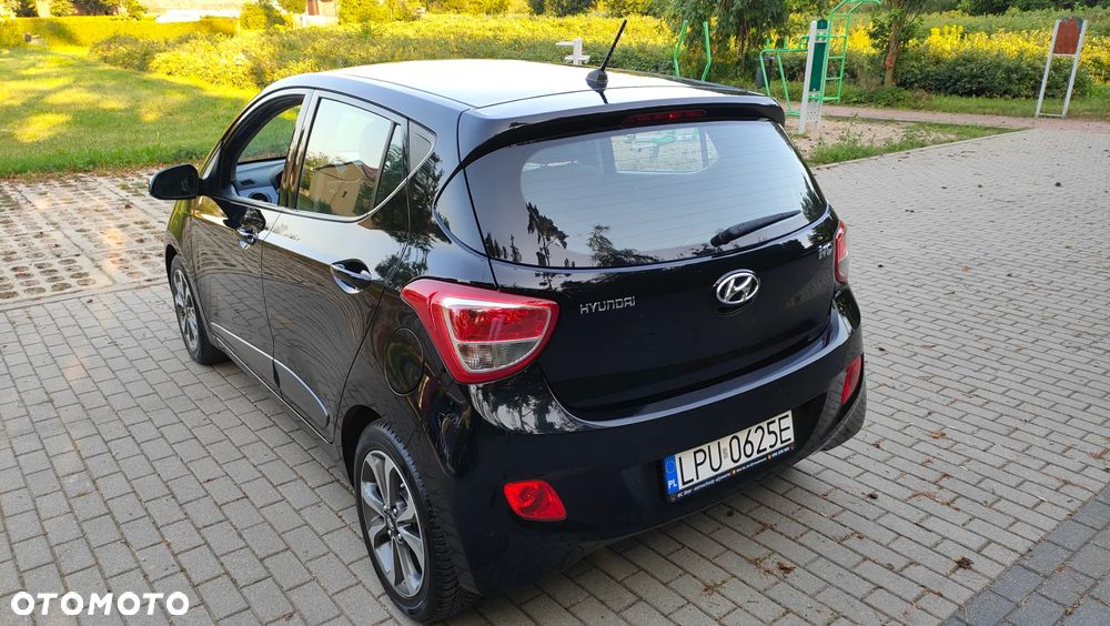 Hyundai i10 1.0 Fifa World Cup Edition - 23