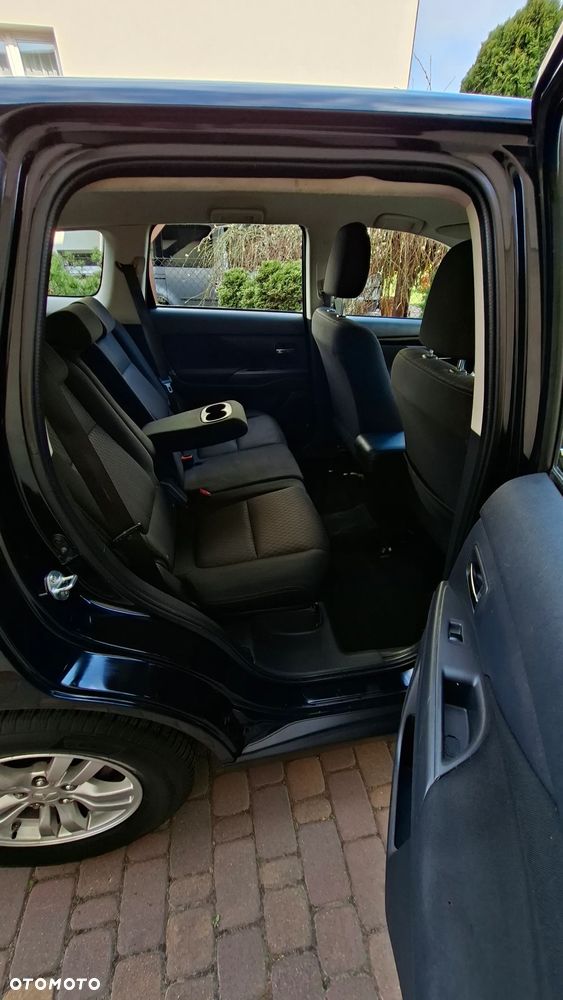 Mitsubishi Outlander 2.0 2WD Inform - 14