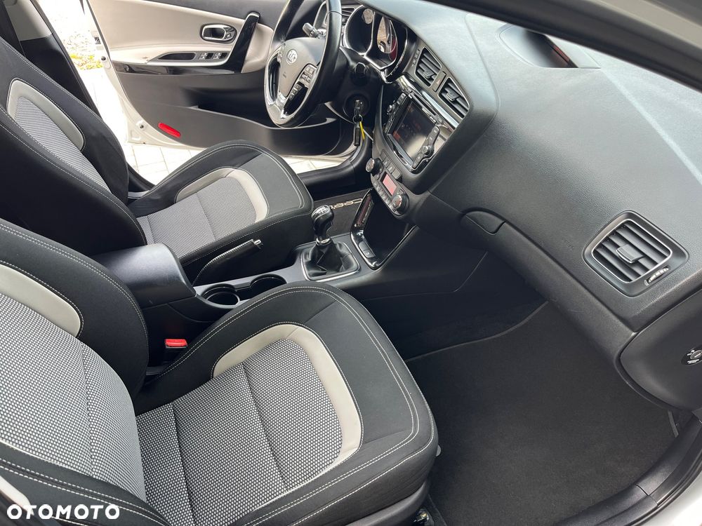 Kia Ceed 1.6 GDI Business Line - 35