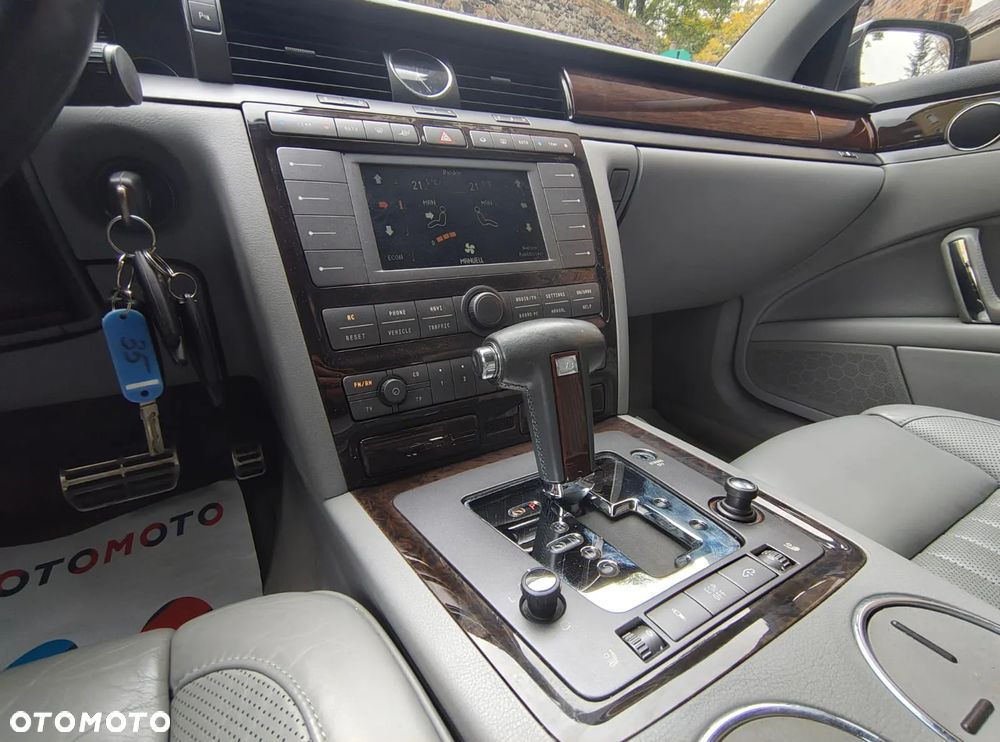 Volkswagen Phaeton - 8