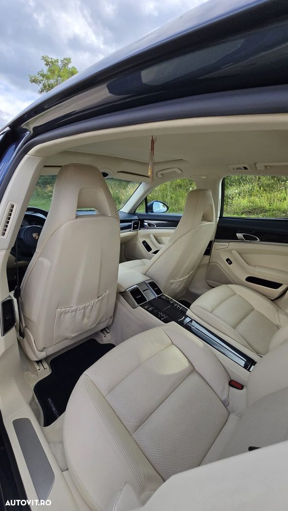 Porsche Panamera - 14