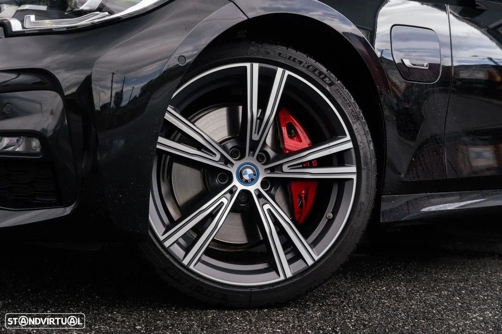 BMW 330 e Pack M Auto - 28