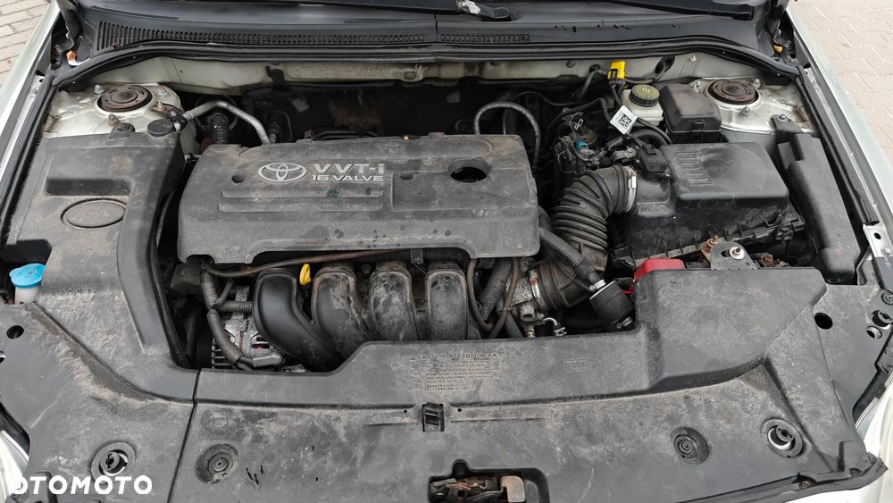 Toyota Avensis 1.8 VVT-i Luna - 16