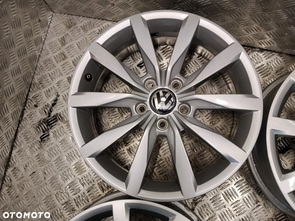Felgi Vw Golf Caddy Jetta Passat T-Roc Tiguan Touran 6Jx17 et48 5x112 - 5