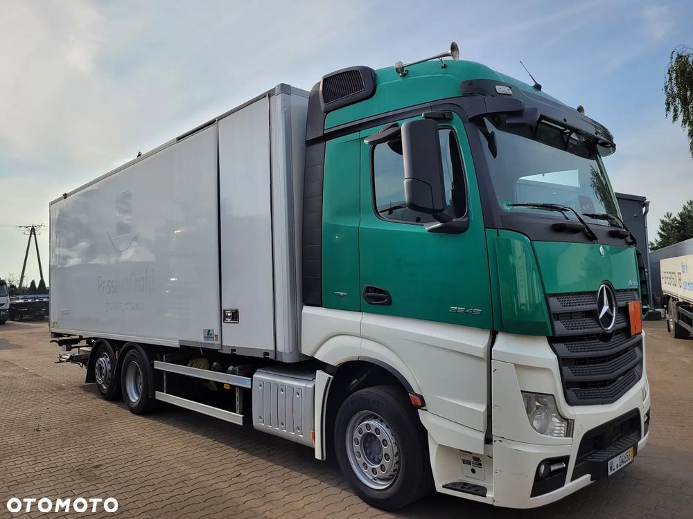 Mercedes-Benz ACTROS 25.45 ; 25.51 ; chłodnia * izoterma * hakówka * przewierty sterowane * - 2