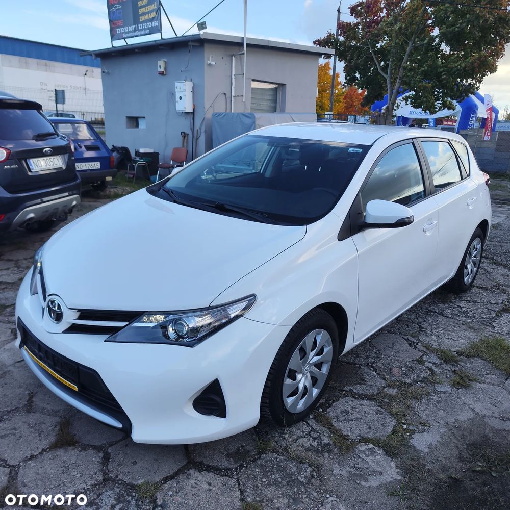 Toyota Auris - 2