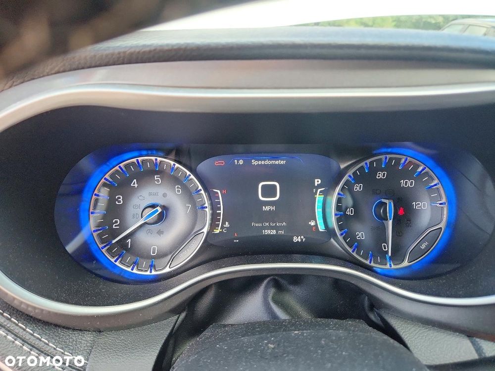 Chrysler Pacifica - 12