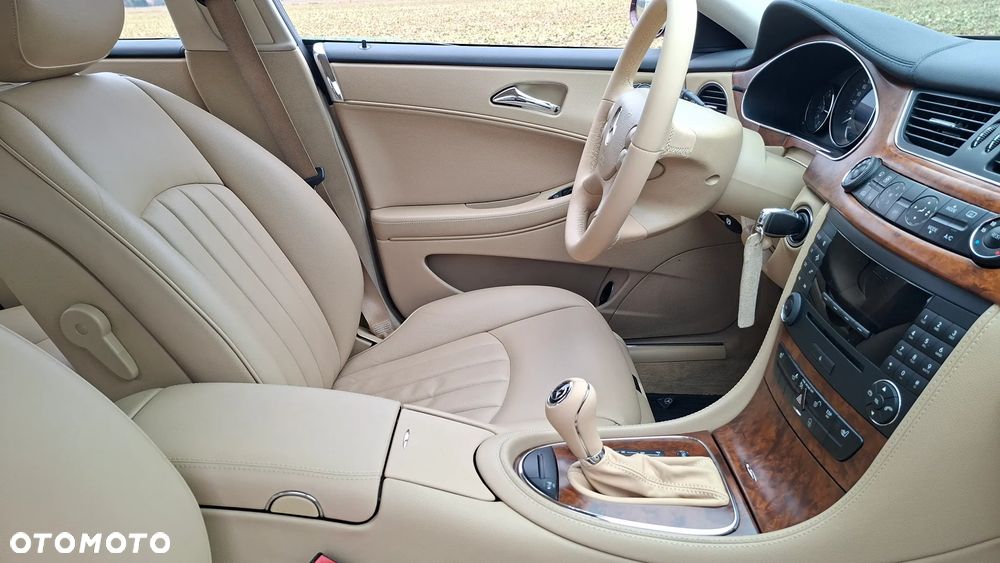 Mercedes-Benz Klasa E - 26