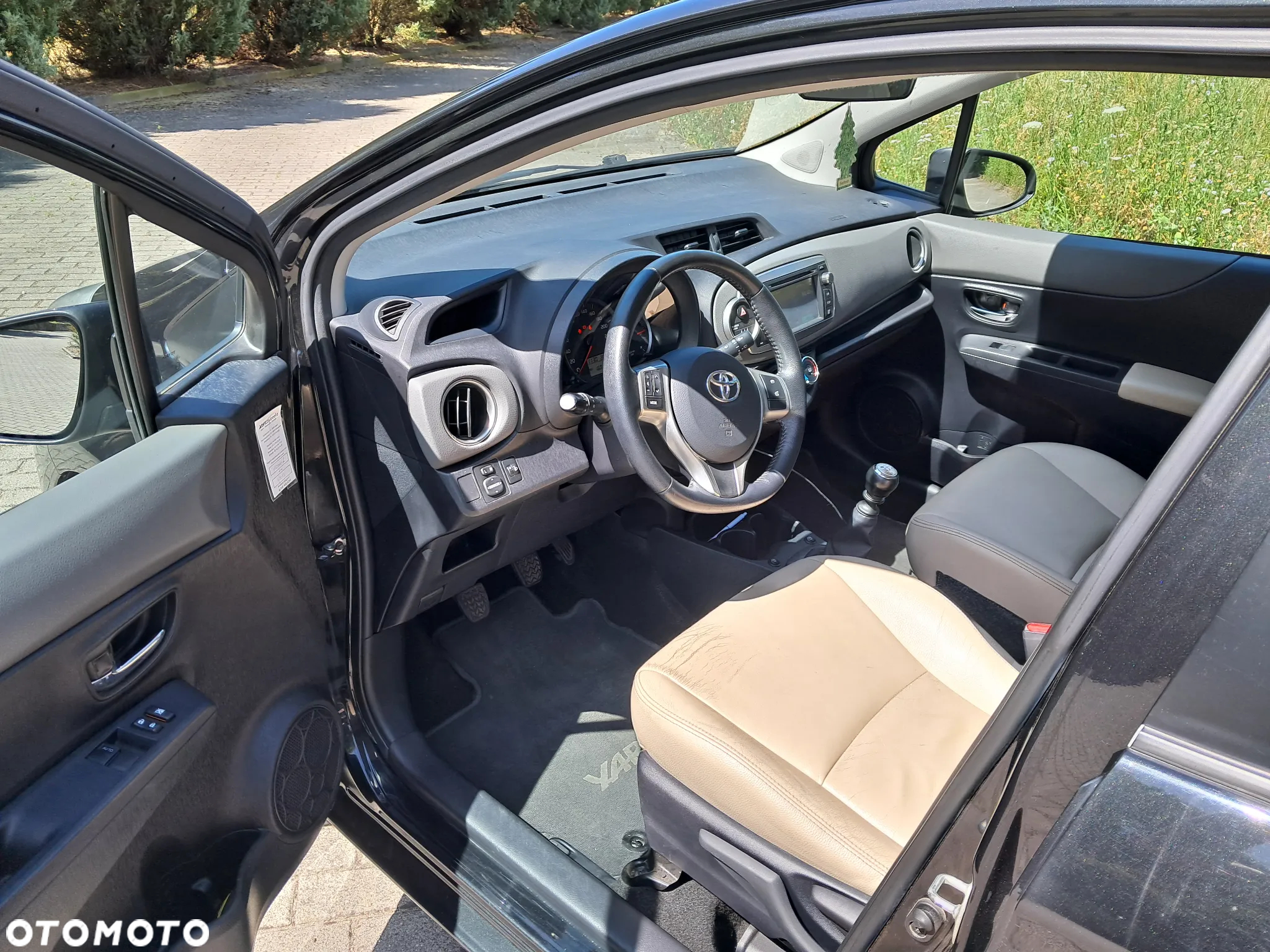 Toyota Yaris - 10