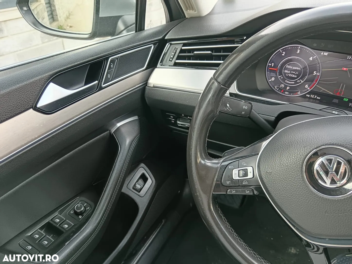 Volkswagen Passat Variant 2.0 TDI DSG Highline - 31