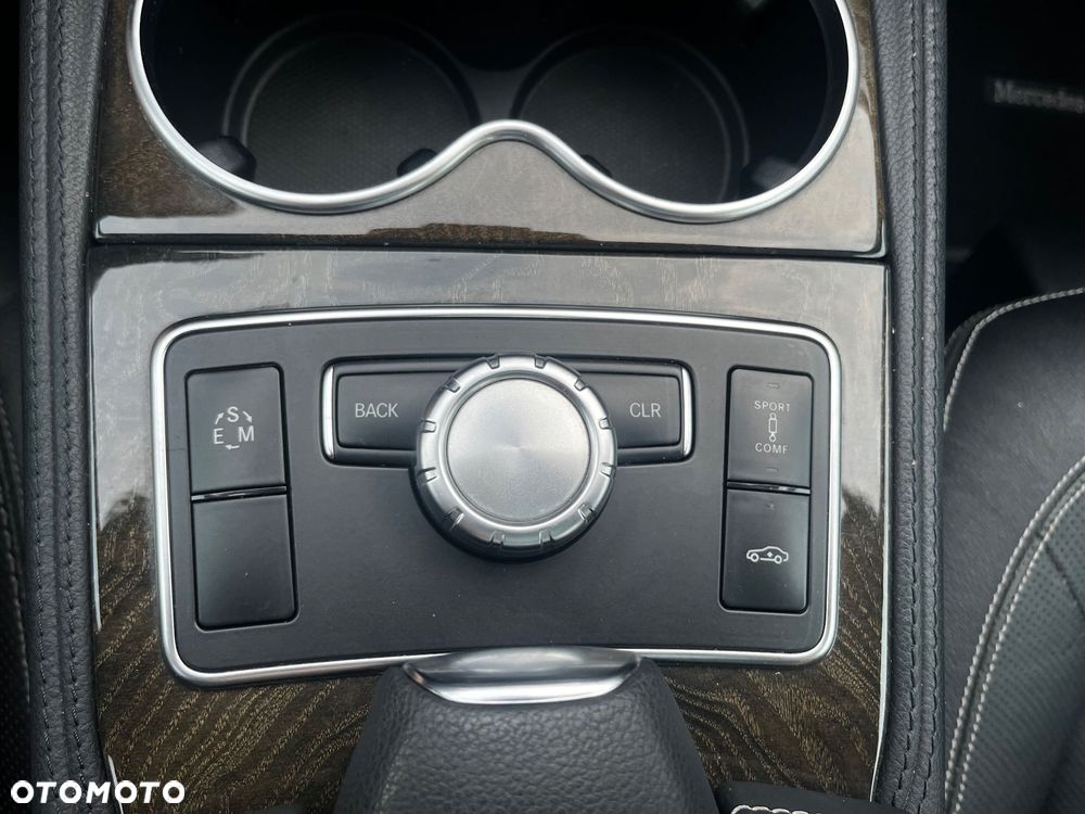 Mercedes-Benz CLS 500 4Matic 7G-TRONIC - 33