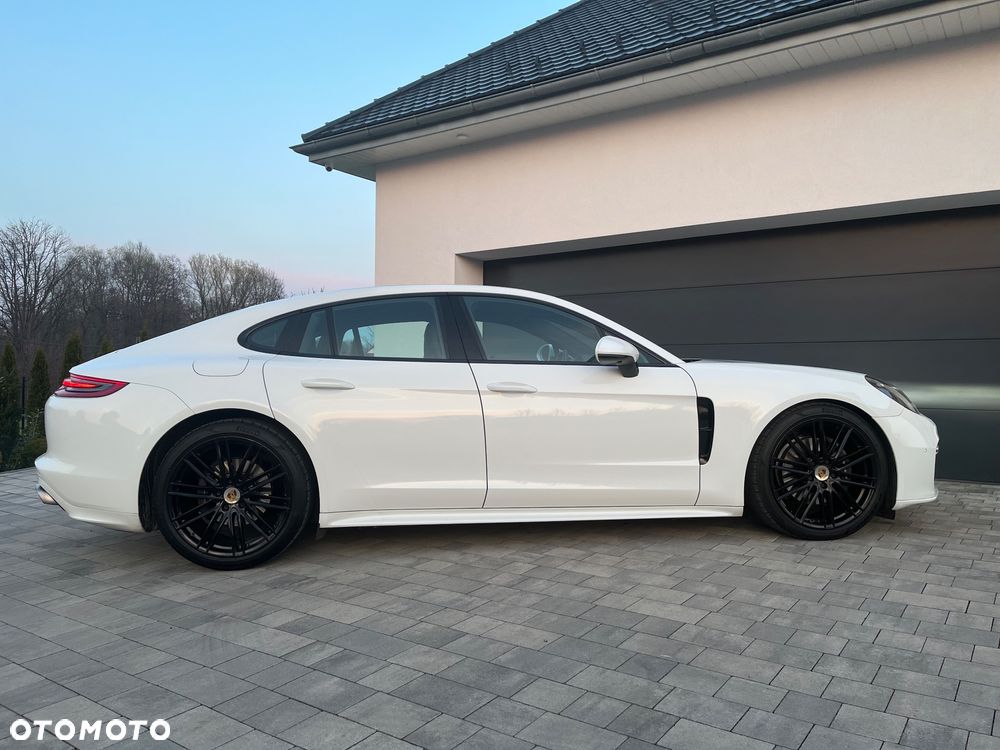 Porsche Panamera 4 - 10