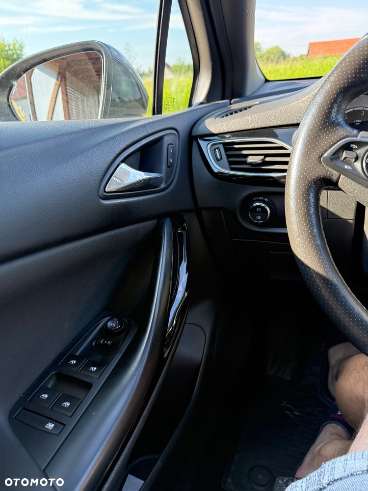 Opel Astra 1.6 CDTI Dynamic - 4