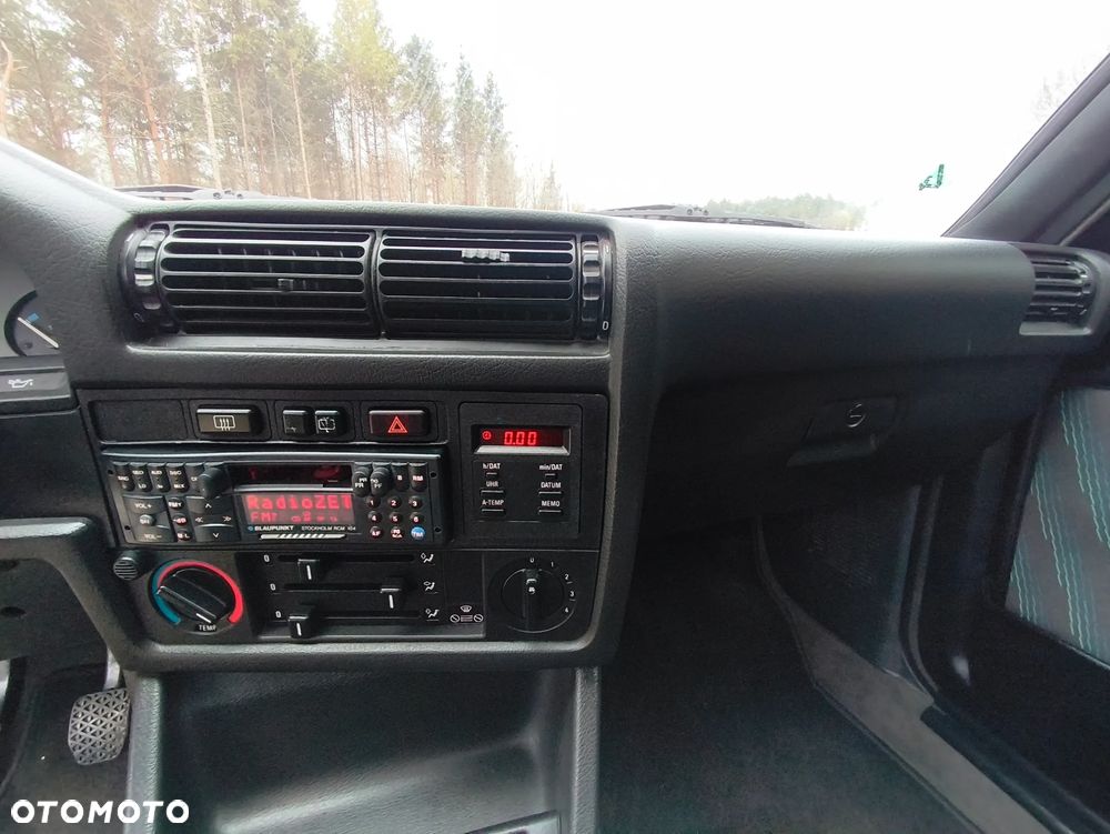 BMW Seria 3 316i - 25