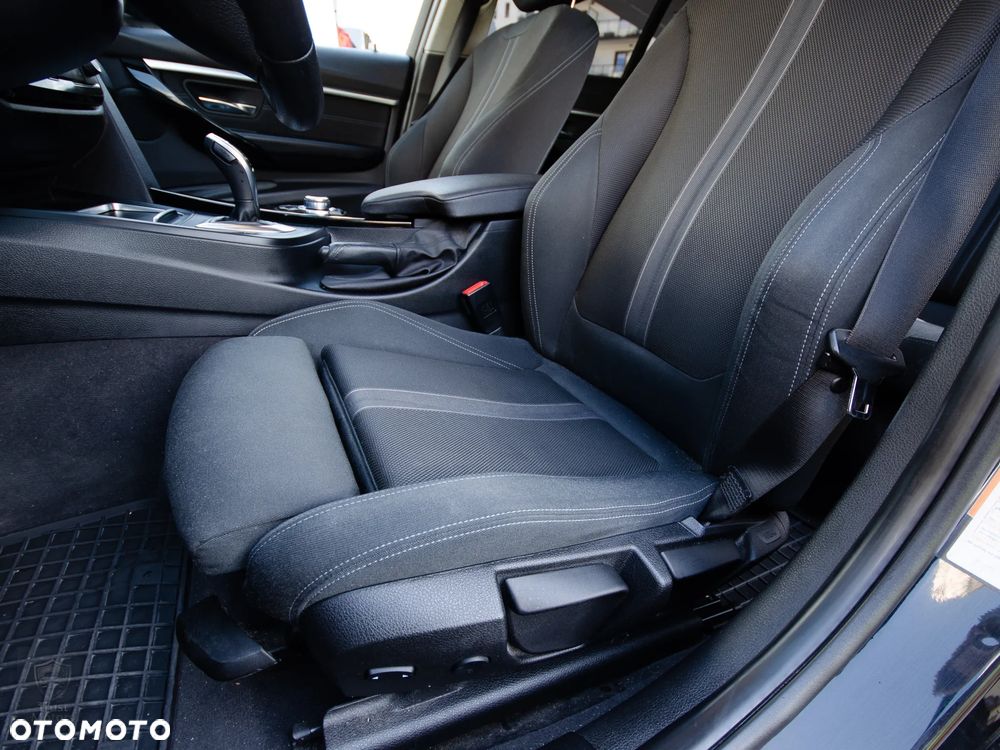 BMW Seria 3 320d Sport Line Shadow sport - 21