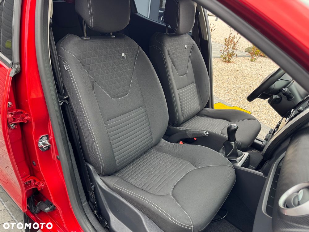 Renault Clio 1.2 16V 75 LIMITED - 27