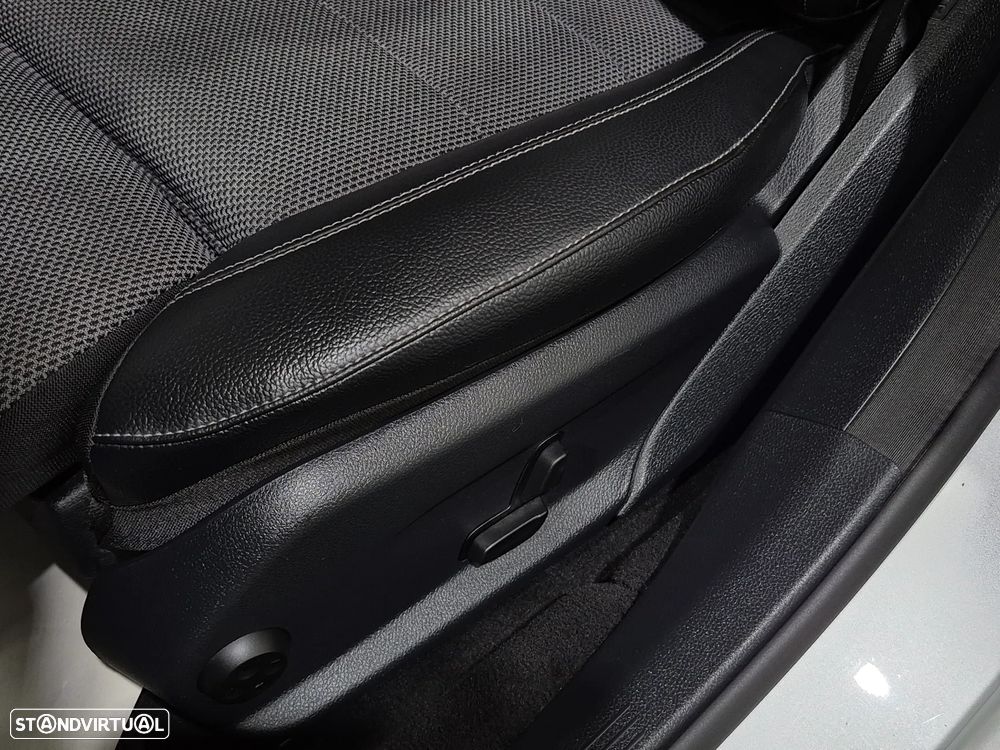 Mercedes-Benz E 220 d Avantgarde - 41