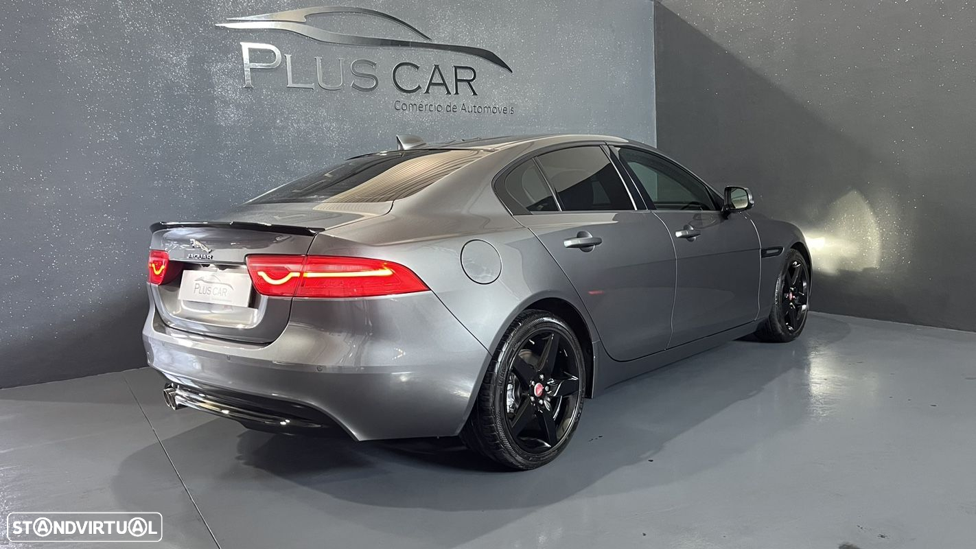 Jaguar XE 2.0 D Prestige Aut. - 4