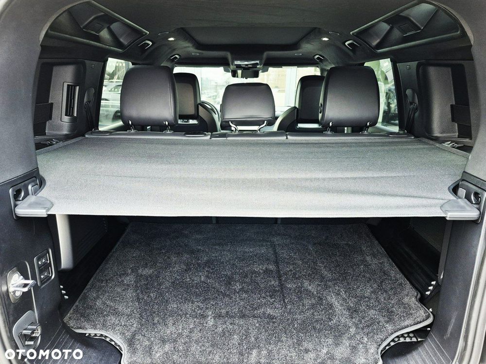 Land Rover Defender - 16