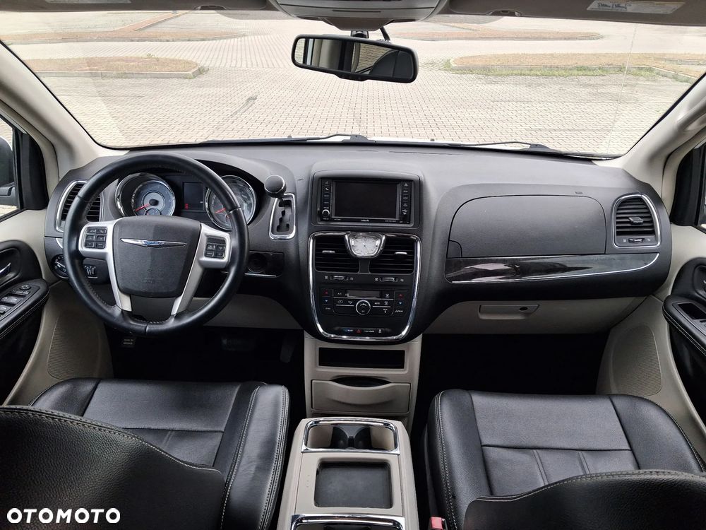 Chrysler Town & Country 3.6 Touring - 29