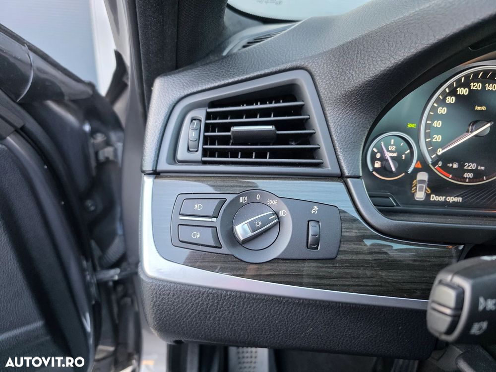 BMW Seria 5 520d Sport-Aut. - 23