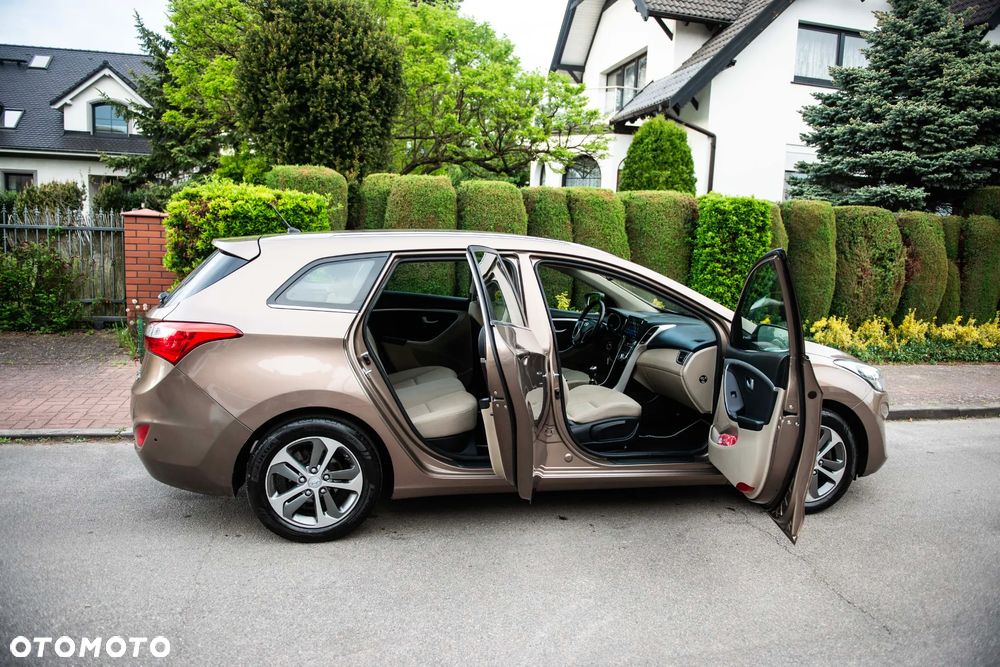 Hyundai i30 1.6 Comfort - 16