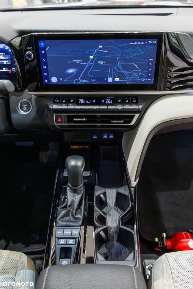 Toyota Camry - 19