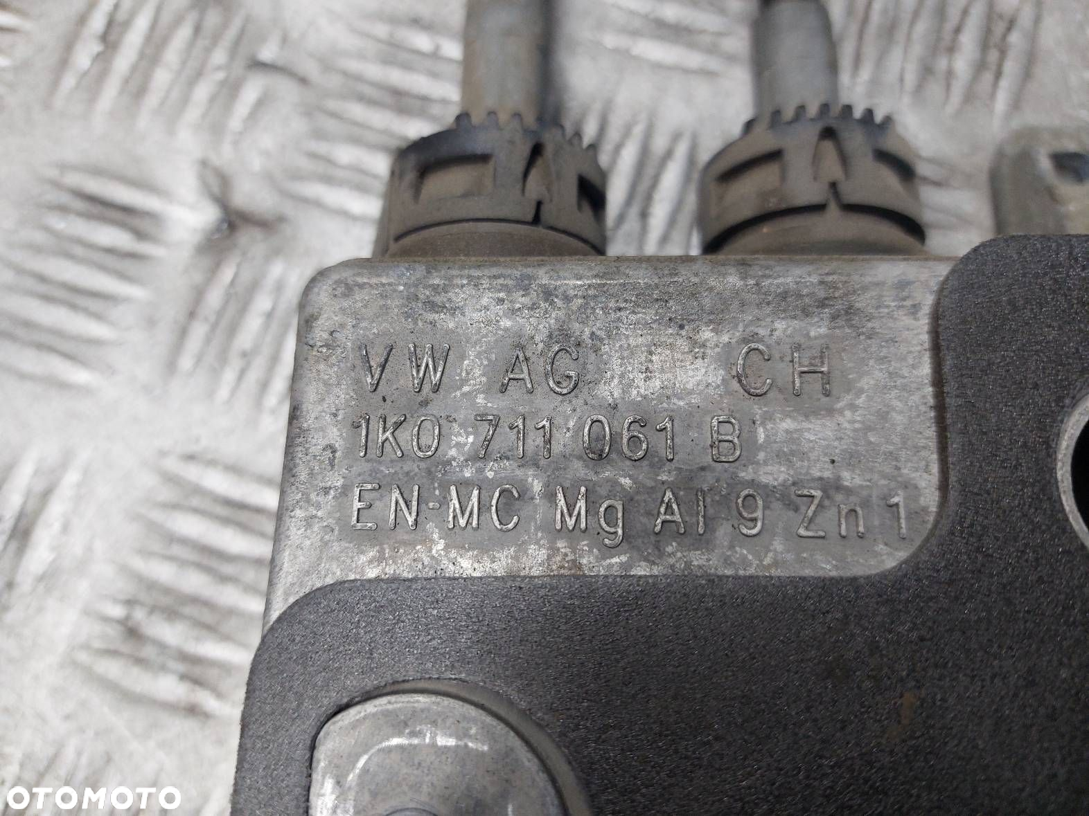 LEWAREK ZMIANY BIEGÓW + LINKI AUDI A3 8P 2.0 TDI MANUAL 6 BIEGÓW - 4