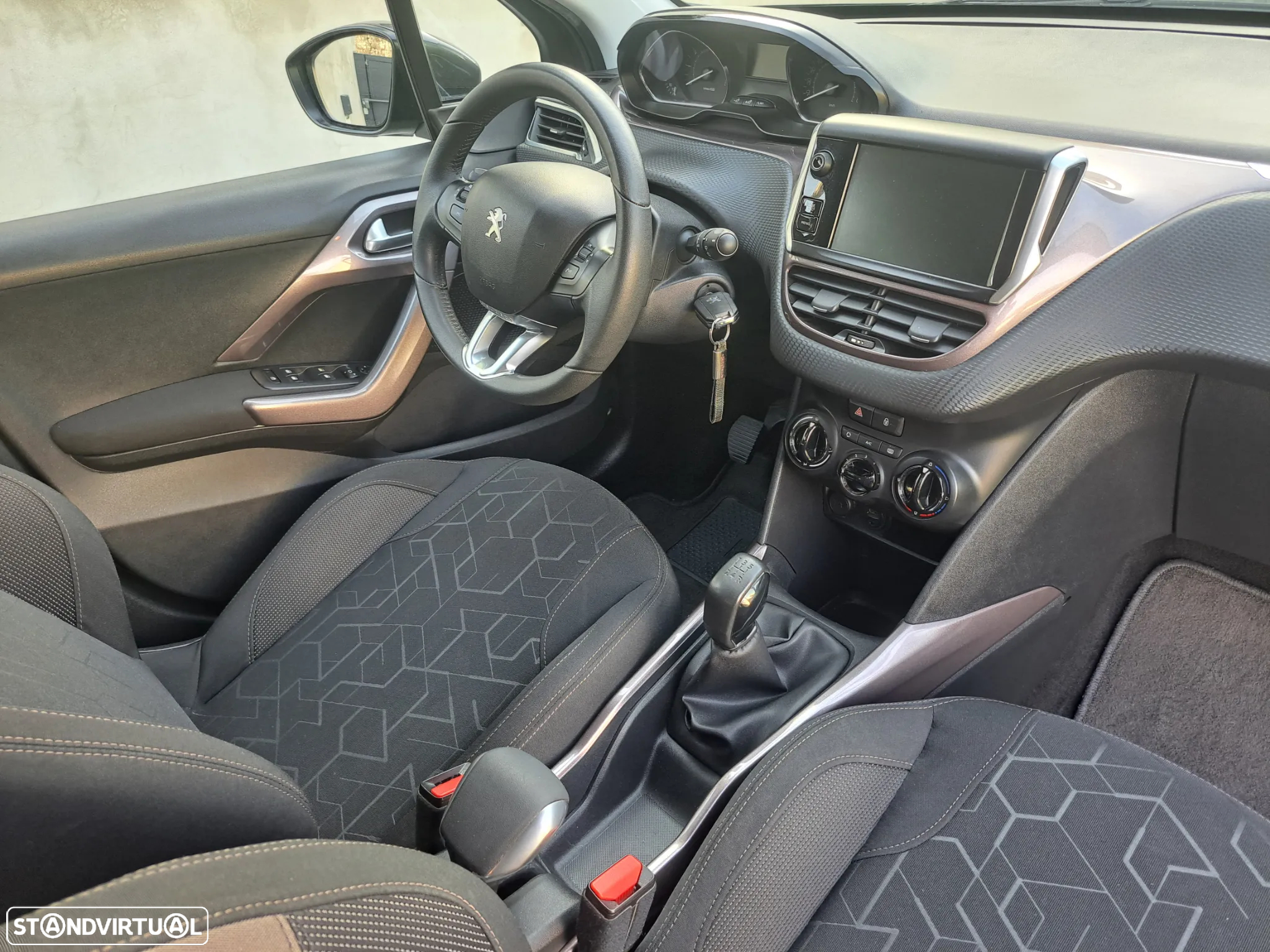 Peugeot 2008 1.2 PureTech Style - 18
