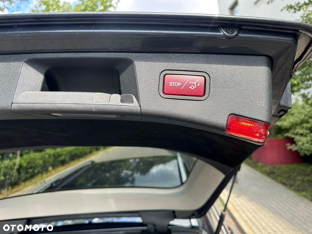 Mercedes-Benz Klasa E 250 BlueTEC 4-Matic Avantgarde - 16