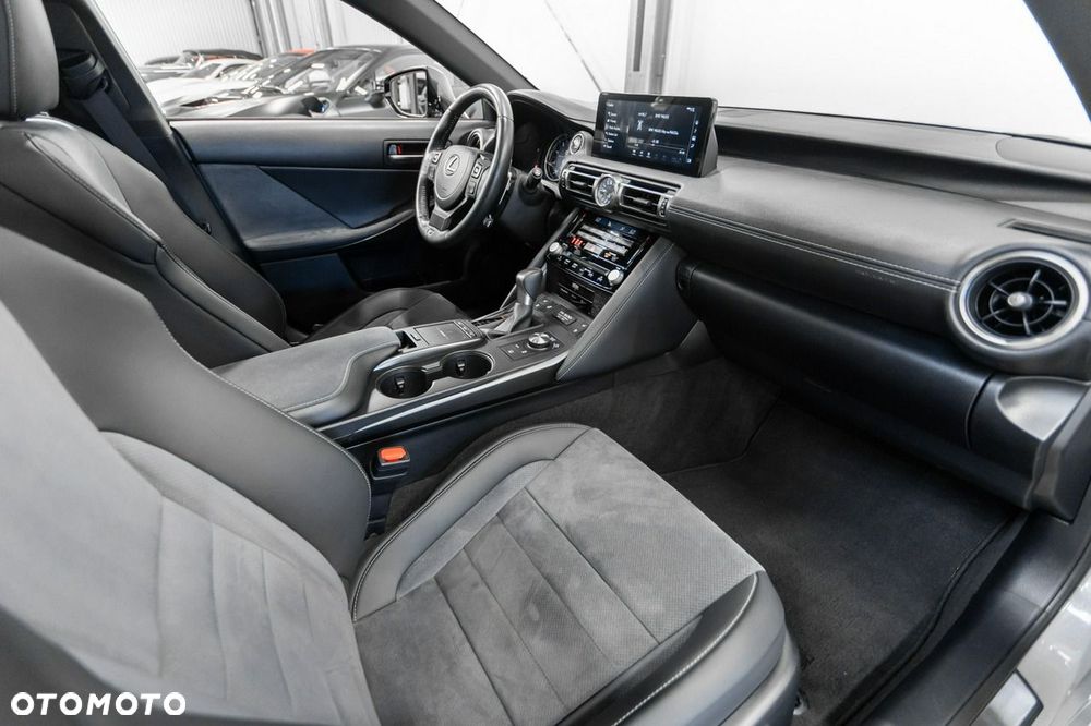 Lexus IS - 24