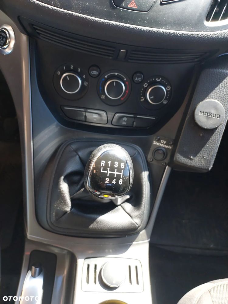Ford Kuga - 14