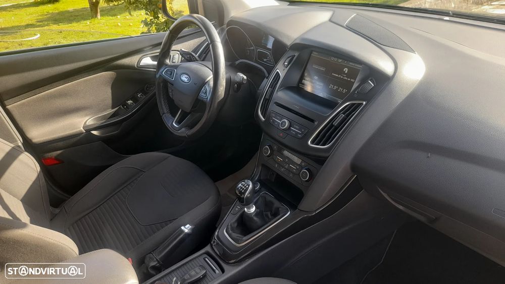 Ford Focus SW 1.0 SCTi Titanium - 51