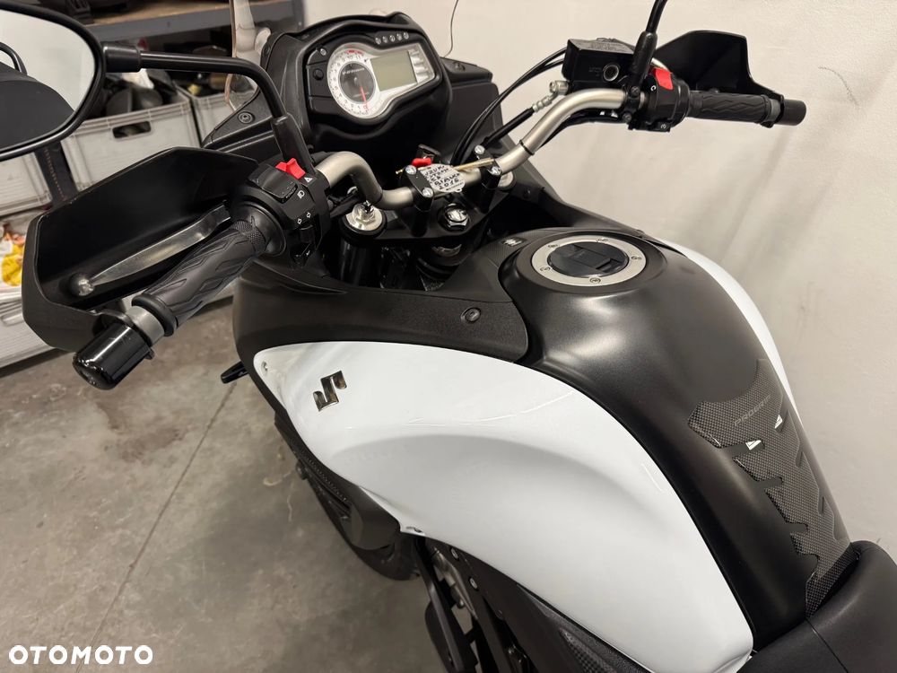 Suzuki V-STROM - 23