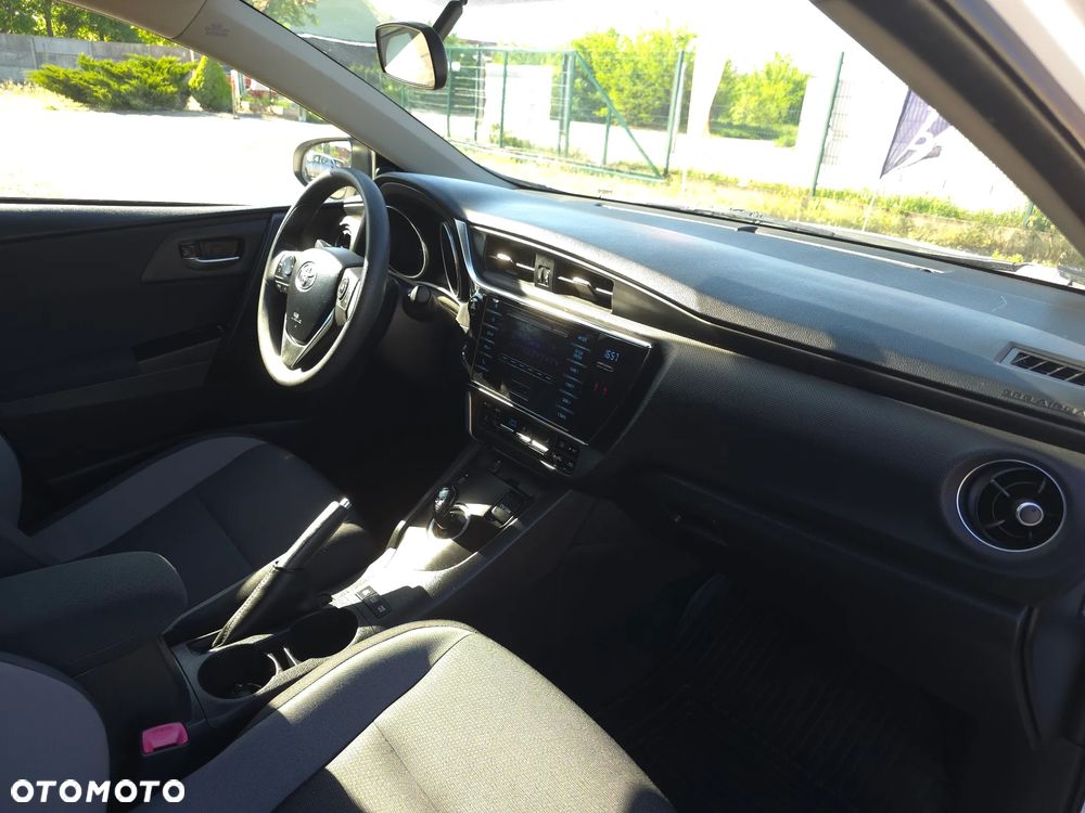 Toyota Auris 1.8 HSD Luna - 15
